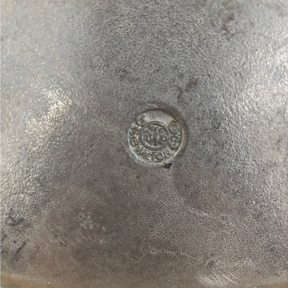 Wilton Armetale Scallop Handle Oval Tray - Picture 4 of 4